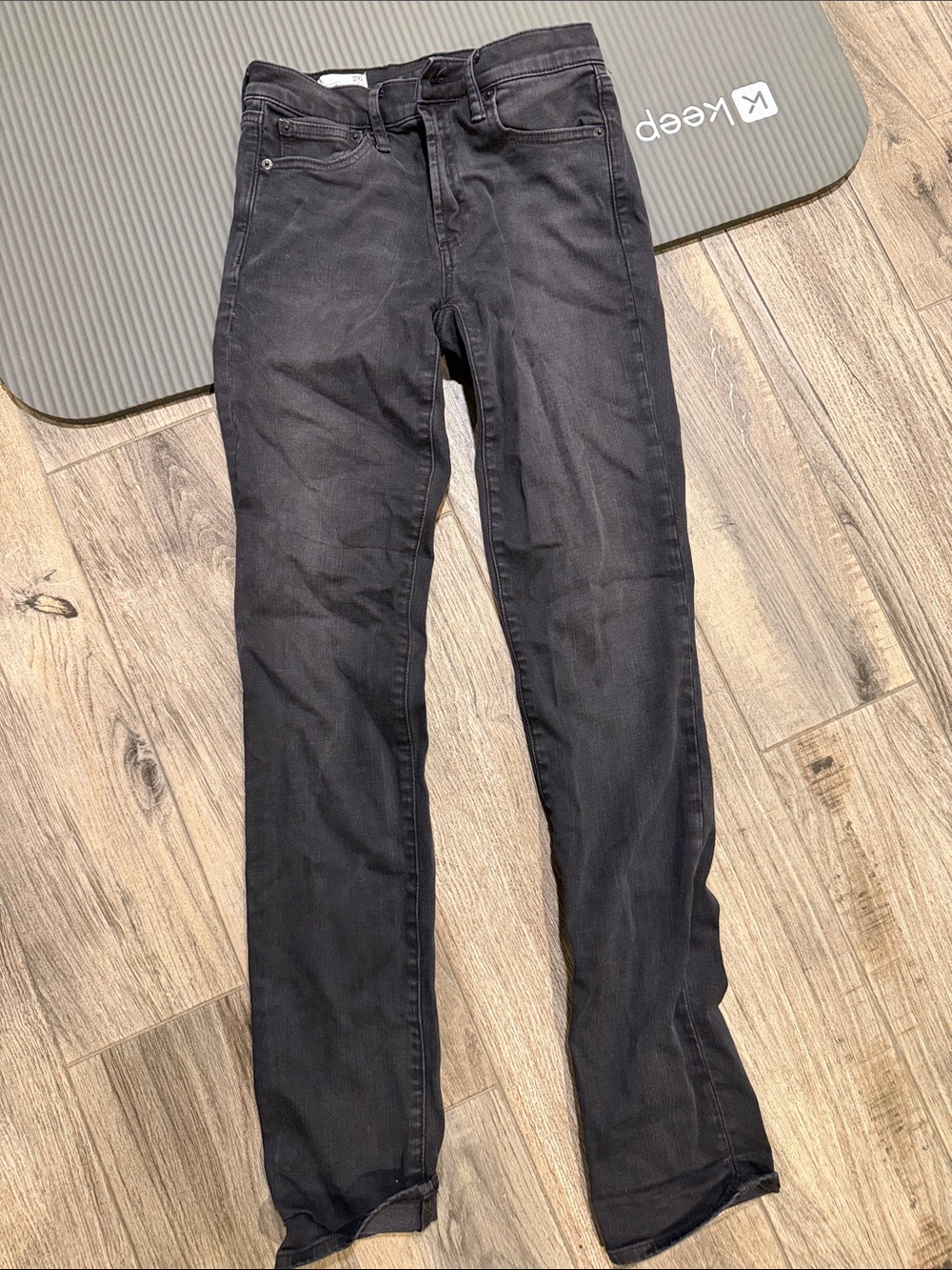 Women’s Slim Straight Jeans in Black faded